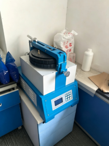 Flat‑grinding instrument